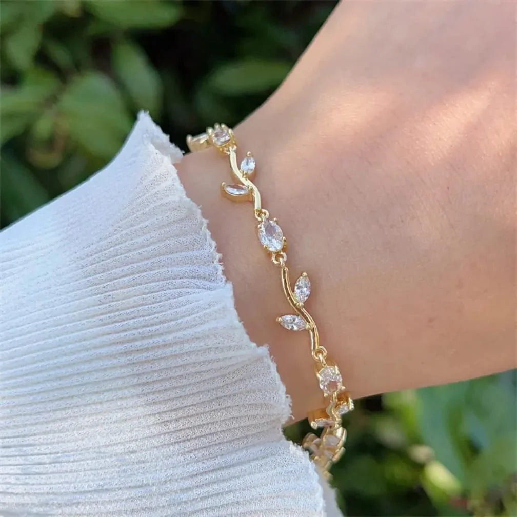 Viral Tulip Bracelet (White)