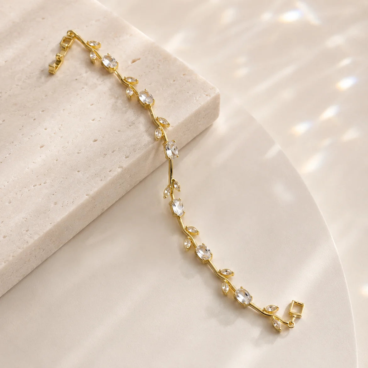 Viral Tulip Bracelet (White)