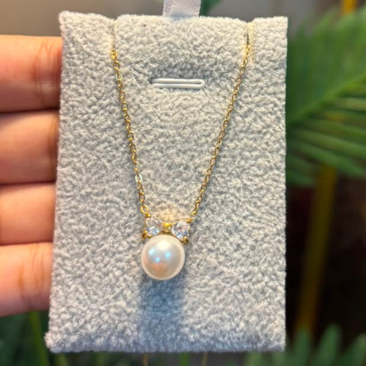 Luna Pearl Necklace