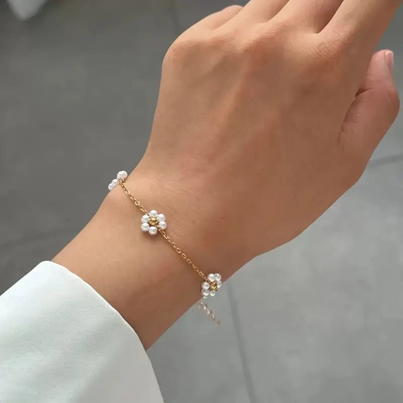 Trendy Flower Beads Bracelet